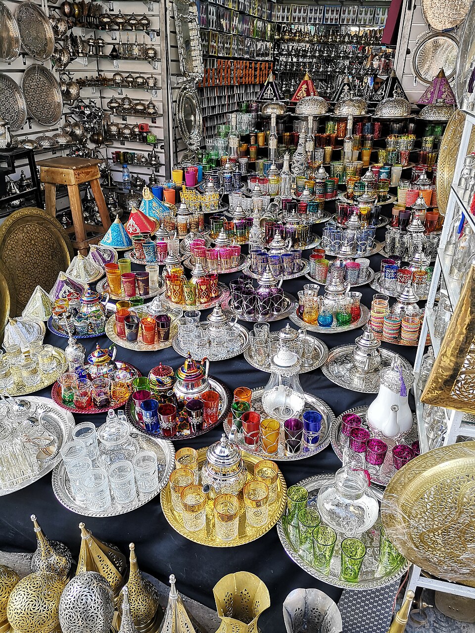 Service à thé marocain en argent maillechort — 12 verres