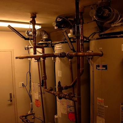 Chauffe-eau électrique 100 L — Ariston, 1 an