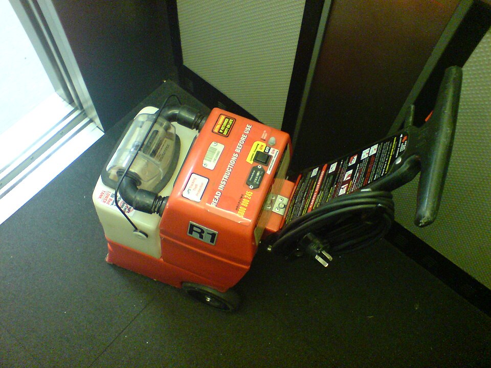 Nettoyage de canapés et tapis à domicile — injection
